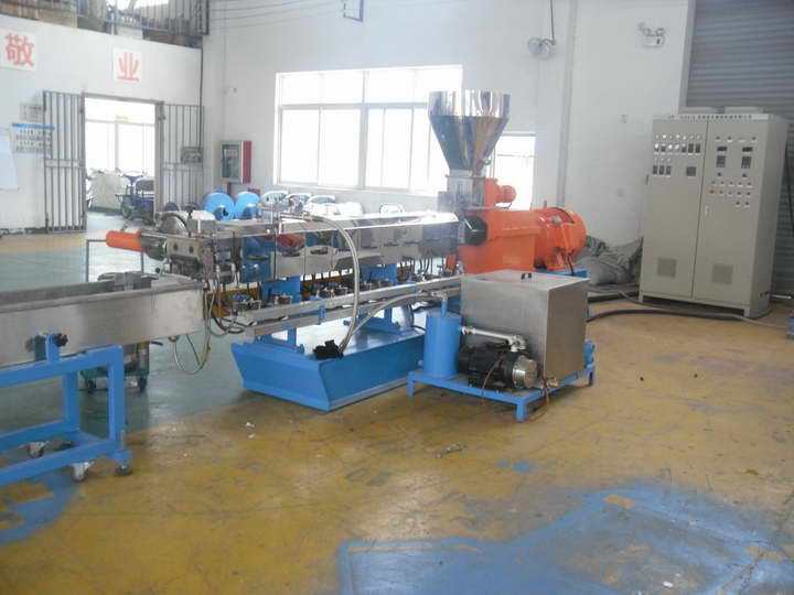 色母粒造粒機(jī)，色母料造粒機(jī)