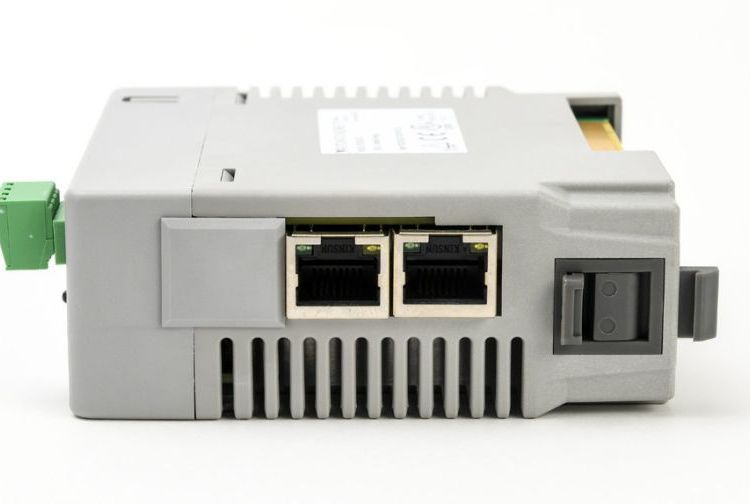 CLICKPLUSPLC可編程邏輯控制器以內(nèi)網(wǎng)CPU1插槽，microB-USB端口