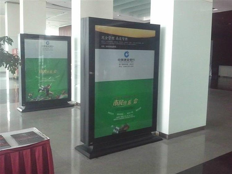 白銀異型小品雕塑定制白銀小品雕塑定制找飛通廠(chǎng)家