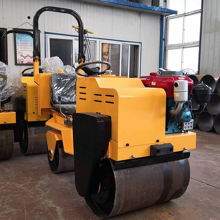 R180水冷柴油動(dòng)力小型壓路機(jī)小座駕振動(dòng)壓實(shí)機(jī)駕駛型雙鋼輪壓實(shí)機(jī)