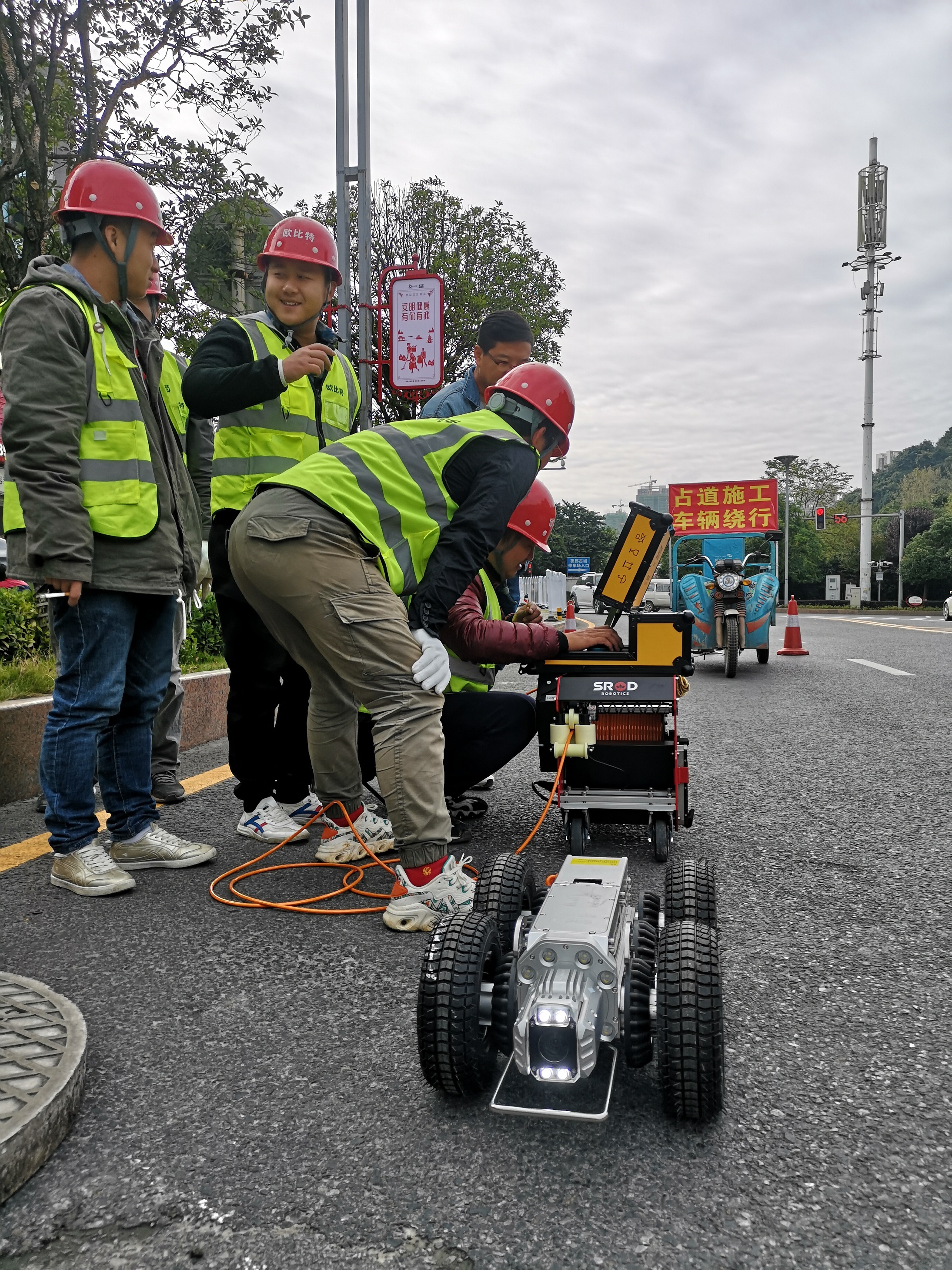 管道檢測管道機(jī)器人SINGA300E適用于沉積淤堵?lián)p壞腐蝕變形