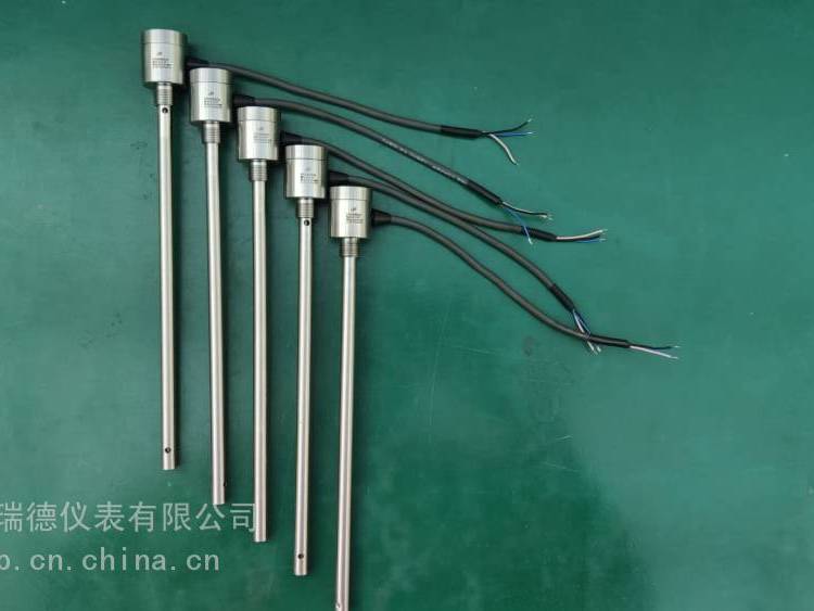 電容液位傳感器多種輸出方式可選4-20毫安信號(hào)0-5V伏RS232RS485