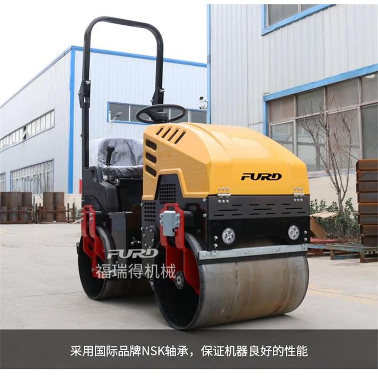 福瑞得機(jī)械小型溝槽壓路機(jī)專業(yè)回填土壓實(shí)用座駕壓路機(jī)