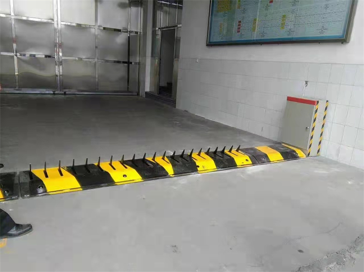 浩龍機(jī)械路障機(jī)阻車器電動(dòng)液壓升降智能防撞升降柱
