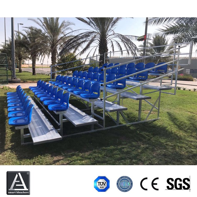 加工定制室外足球場(chǎng)鋁合金觀眾看臺(tái)Activitybleachers移動(dòng)看臺(tái)