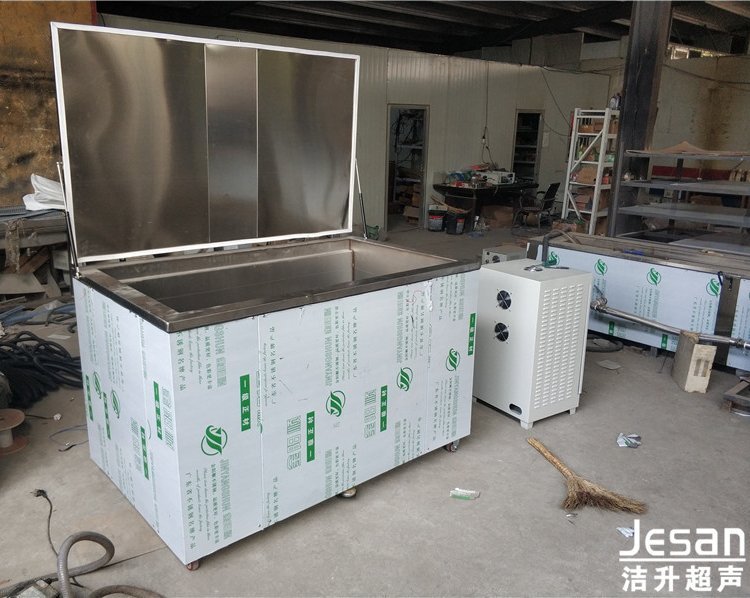 自動(dòng)超聲波清洗機(jī)超聲波清洗機(jī)設(shè)備