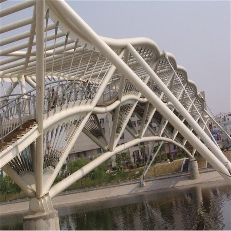 建筑管桁架游樂場(chǎng)造型搭建桁架制造施工費(fèi)用低通昊加工