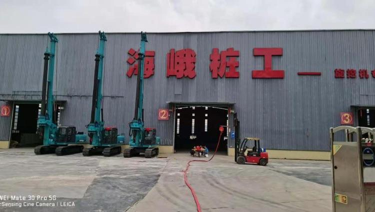 各種型號的小機(jī)鎖桿旋挖機(jī)都有，既便宜還稱心，不花冤枉錢