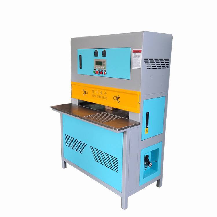 雙頭合模機(jī)用于PVC鑰匙扣背包掛件制作自動冷熱壓機(jī)廠商自產(chǎn)