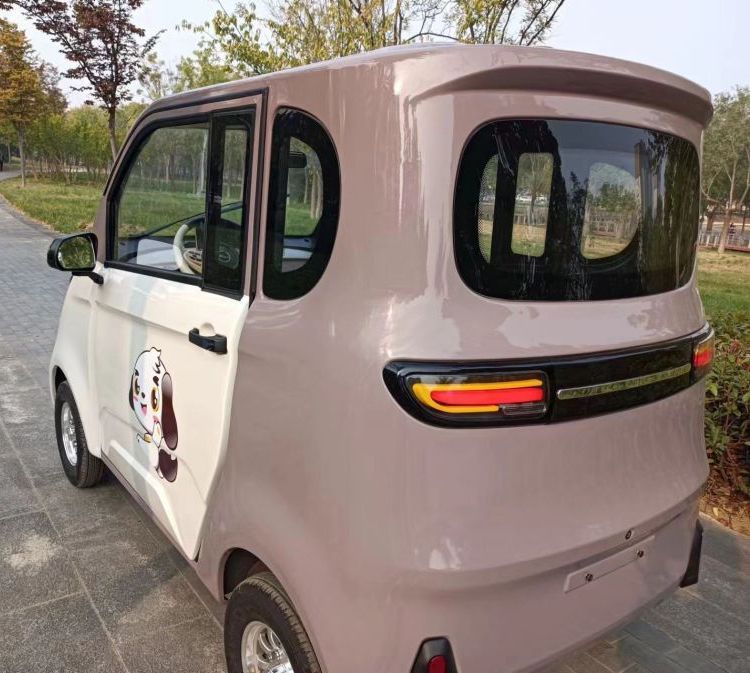 五門四座兩用電動(dòng)汽車全封閉經(jīng)濟(jì)型增程式電動(dòng)車