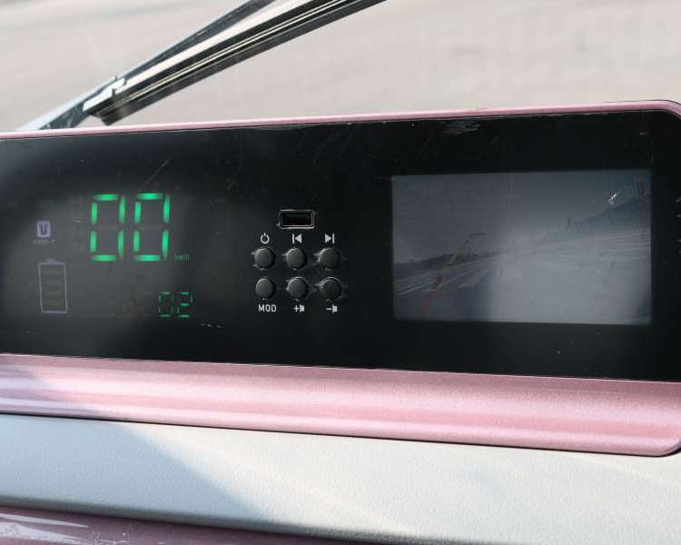 純電動(dòng)轎車(chē)全封閉老年代步車(chē)四輪車(chē)操作簡(jiǎn)單