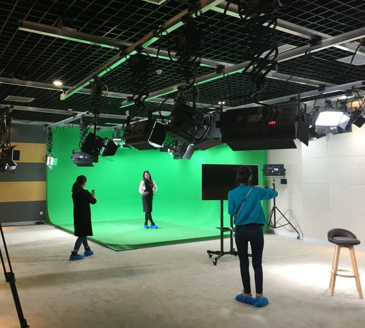 實景虛擬演播室錄音室整體裝修方案多機位視頻切換臺專業(yè)安裝