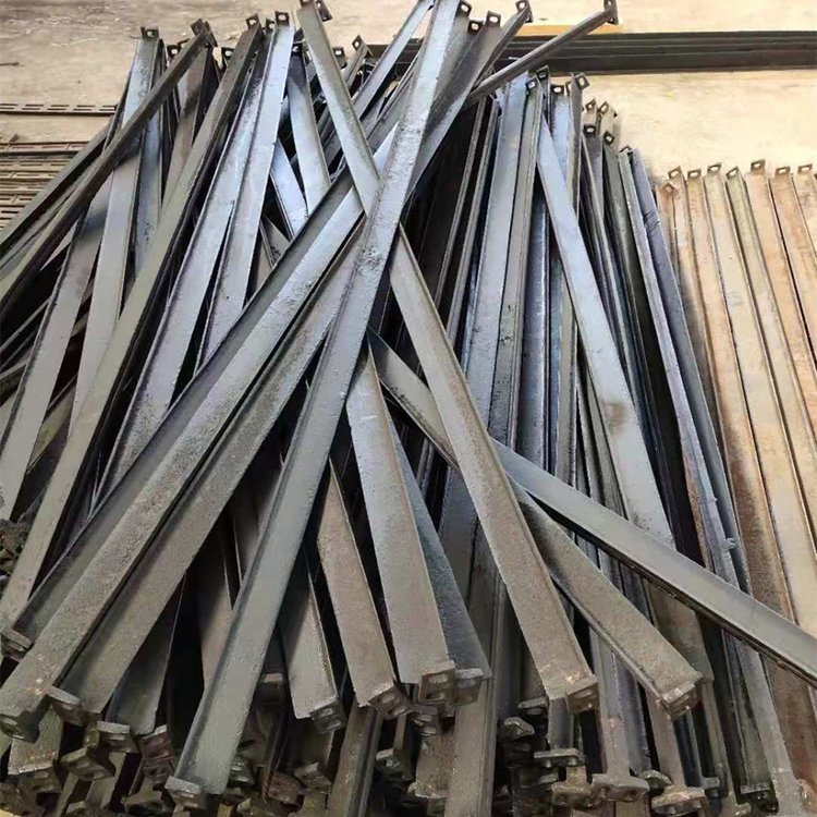 世昌畜牧供應(yīng)養(yǎng)殖場設(shè)備產(chǎn)床鑄鐵杠012