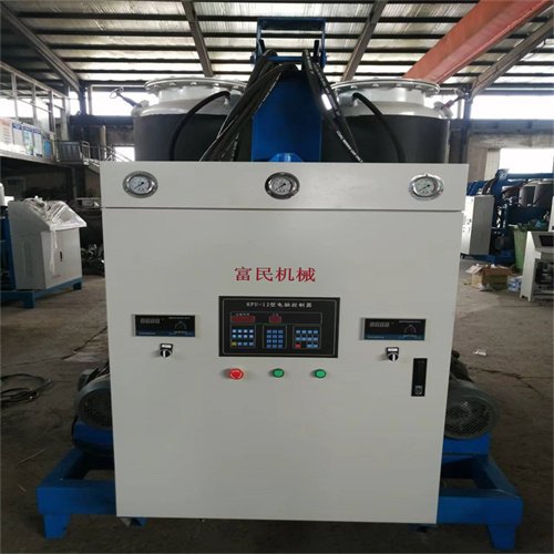 大型管道聚氨酯高壓澆注機(jī)夾克管保溫層發(fā)泡設(shè)備