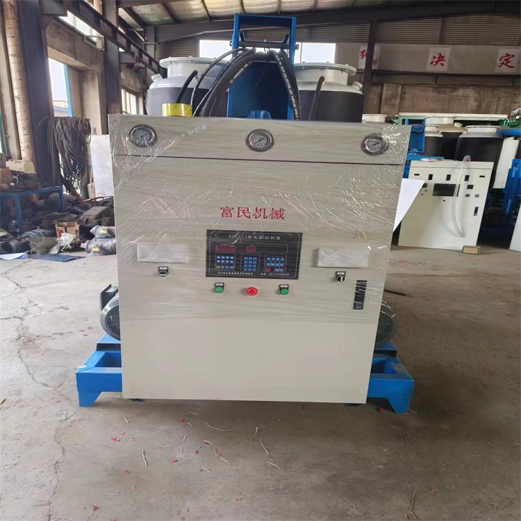聚氨酯高低壓發(fā)泡機(jī)設(shè)備連續(xù)模具澆筑保溫瓦殼成型地埋彎頭填充