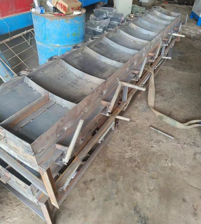 聚氨酯瓦殼澆筑模具手動(dòng)自動(dòng)開模板材加厚聚氨酯高低壓發(fā)泡機(jī)