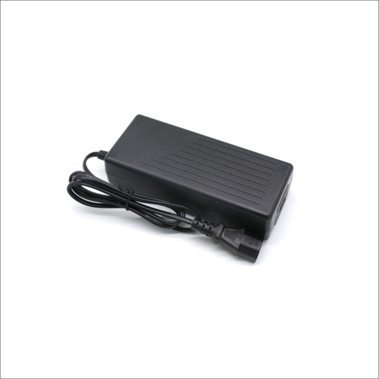 認(rèn)證齊可定制谷潤數(shù)字電源13串54.6V3.0A鋰電池48V充電器