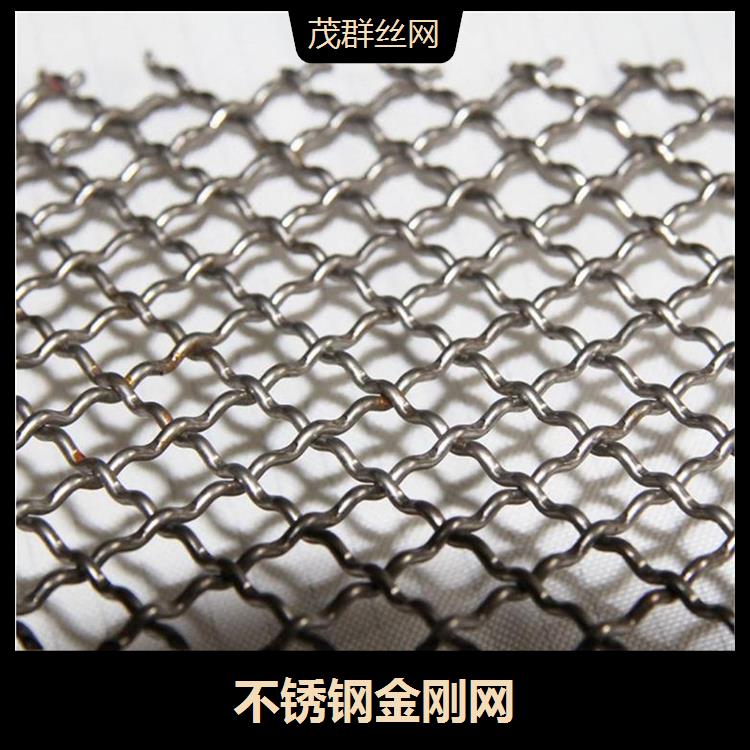 包膠鐵絲網(wǎng)可焊接性強(qiáng)耐銹蝕性能好維護(hù)方便簡(jiǎn)單