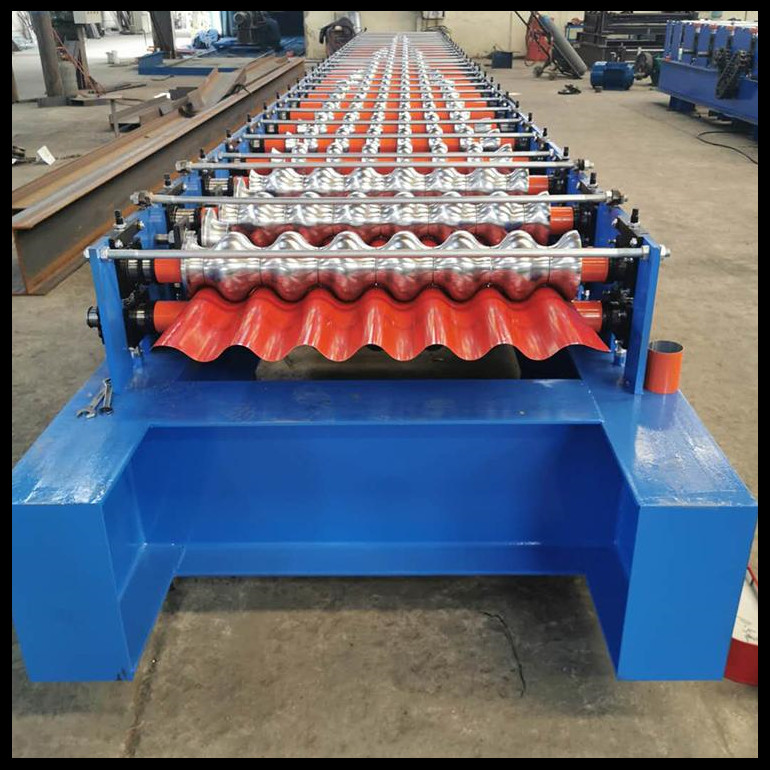 冷彎成型機(jī)彩鋼壓瓦機(jī)750橫掛板設(shè)備鋼結(jié)構(gòu)設(shè)備