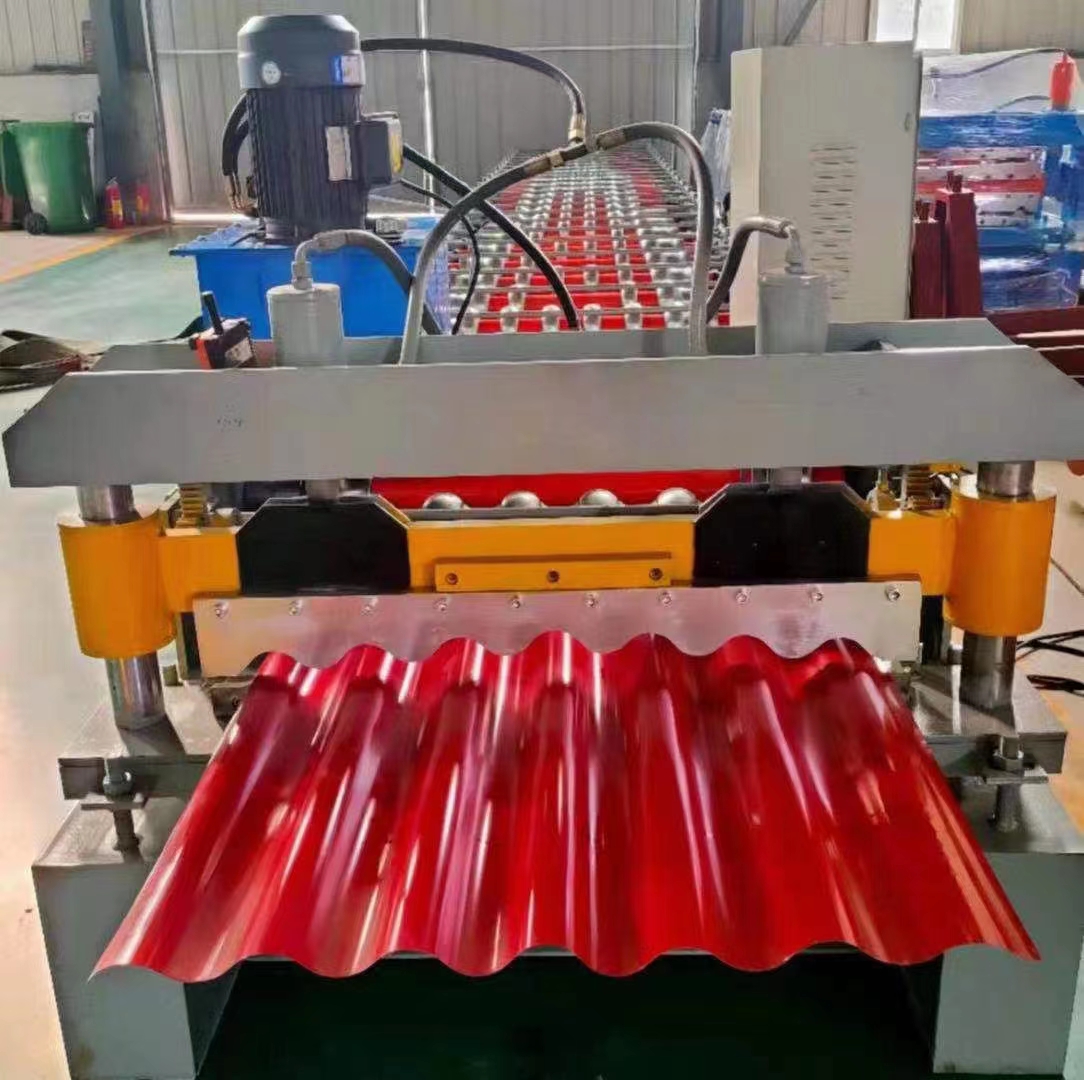 750彩鋼板壓瓦機全自動外墻橫掛板生產(chǎn)機器亞峰冷彎機