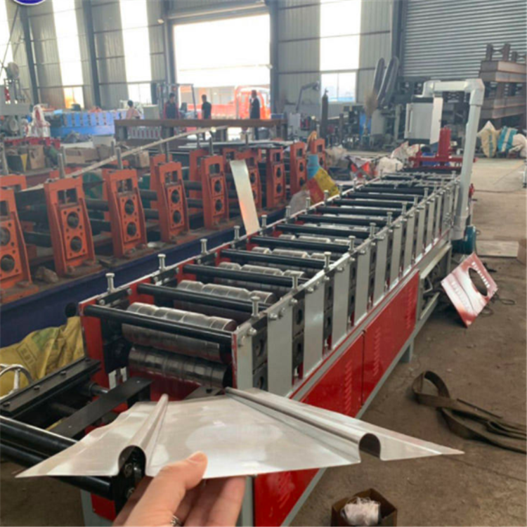 地暖板設(shè)備亞峰機(jī)械磨具壓地暖板成型機(jī)電地暖板成型設(shè)備