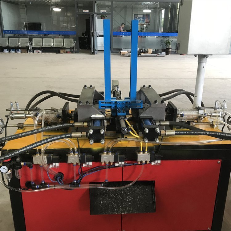 非標(biāo)制定方管沖孔機(jī)自動化機(jī)械數(shù)控全自動沖孔設(shè)備