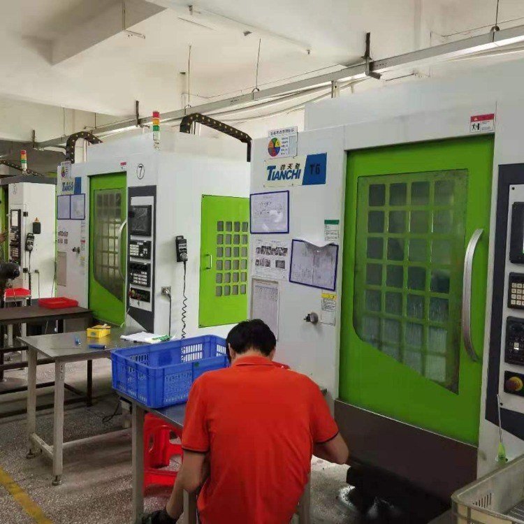 850數(shù)控加工中心cnc三軸銑床高速機床軌鴻天馳