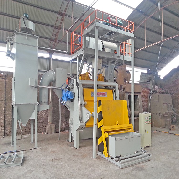 華鑫鑄機(jī)履帶式除銹清理機(jī)帶自動(dòng)上下料雙拋頭履帶拋丸機(jī)QL12