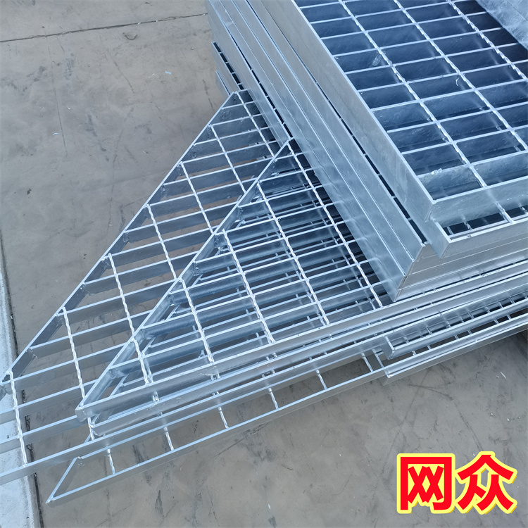 網(wǎng)眾冷鍍鋅鋼格板適用于洗車場(chǎng)樓梯道路排水溝光伏電廠污水處理廠