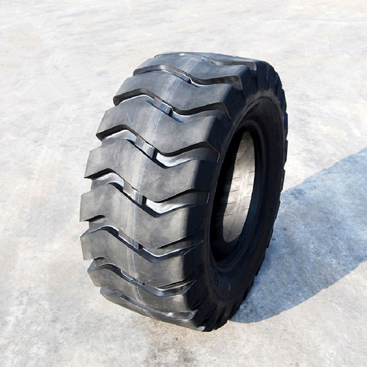黃海廠家批發(fā)裝載機(jī)輪胎14\/90-16工程機(jī)械胎魯飛牌加厚耐磨