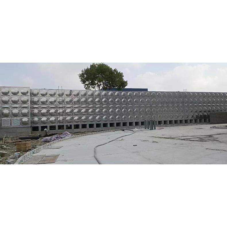 科誠品牌方形不銹鋼水箱生活洗澡飲水操作簡(jiǎn)單生產(chǎn)廠家