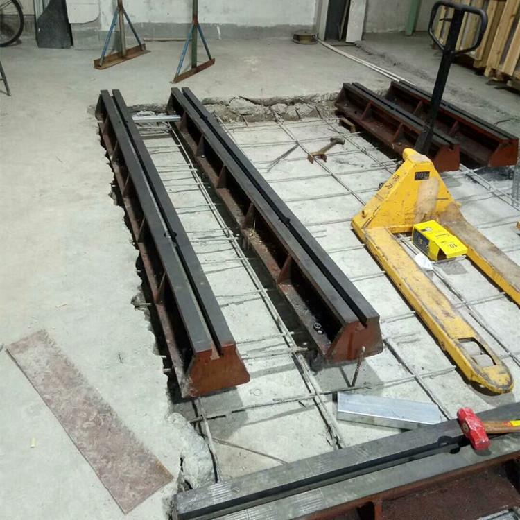 出售各種地軌，導(dǎo)軌，精度高導(dǎo)軌工作臺(tái)，威岳機(jī)械