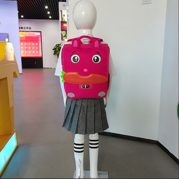 微幼兒童防走丟書包GPS實(shí)時(shí)定位SOS求救可雙向通話的安全雙肩包AI