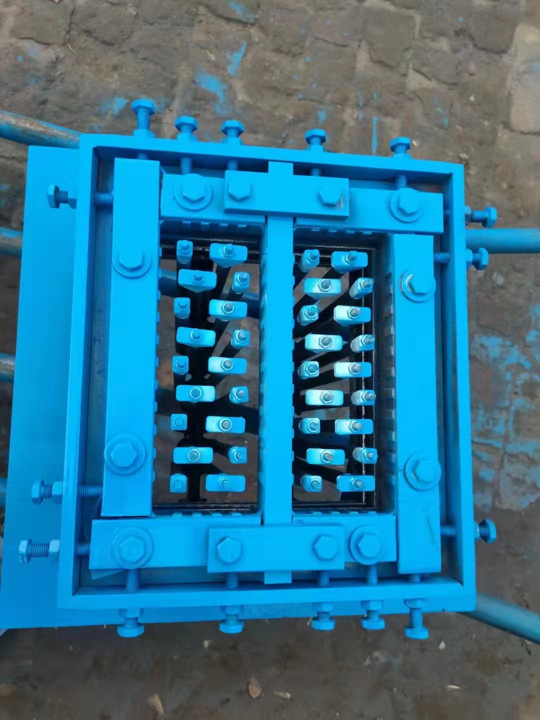 高鉻合金板機(jī)口內(nèi)外襯板維修磚廠龍口泥口泥嘴精磨花牙平芽口條磚機(jī)口