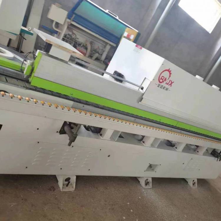 永亮新舊木工機(jī)械寶邁全自動(dòng)封邊機(jī)板式家具膠鍋已清封邊效果好