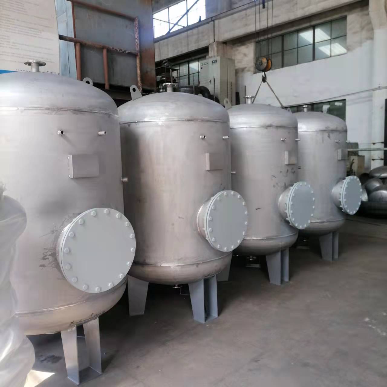 316立式承壓304不銹鋼空調(diào)緩沖罐儲液罐熱水儲水罐閉式水罐