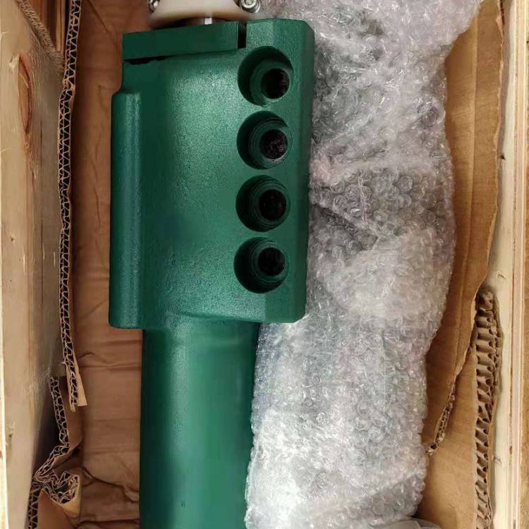 溪熙震擊去芯機(jī)氣動(dòng)去芯氣錘，翻轉(zhuǎn)錘擊晃動(dòng)隔音室清理鑄件