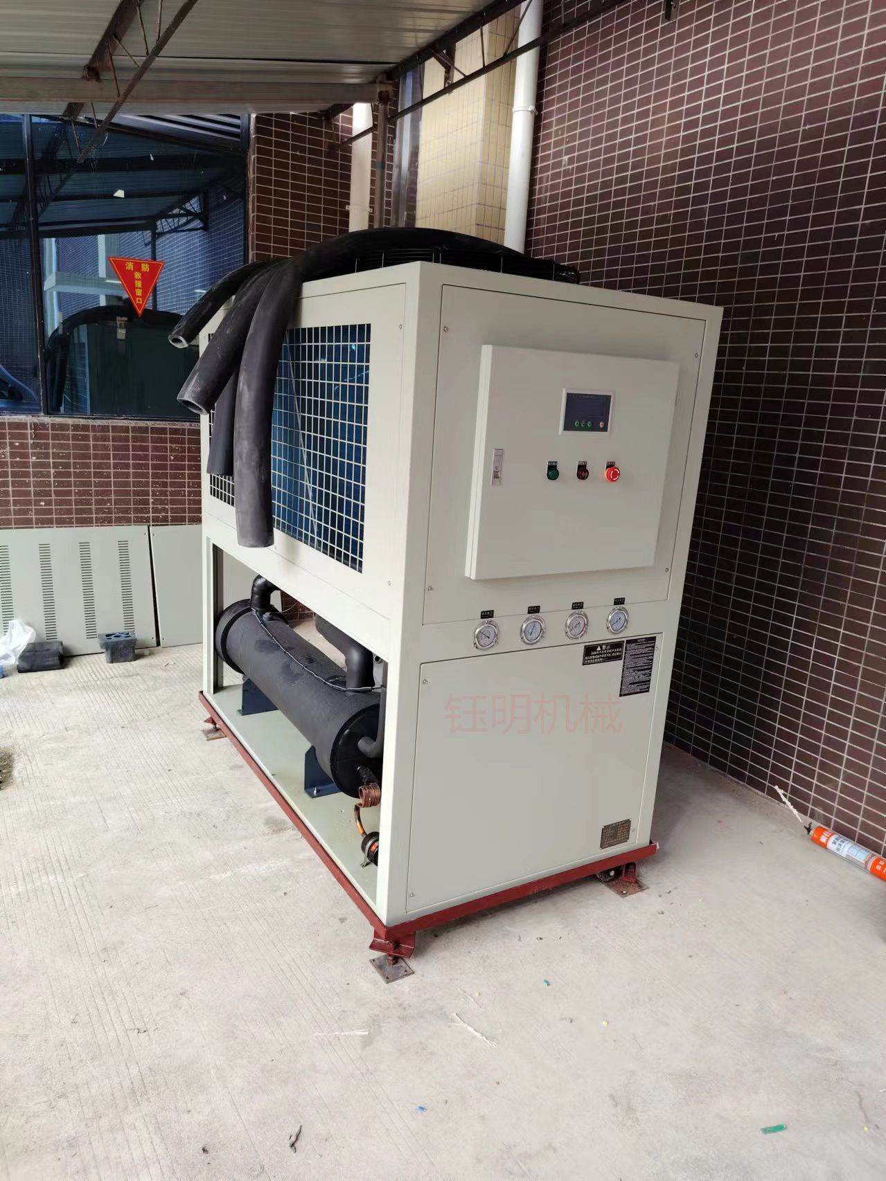 我們是一家水空調(diào)設(shè)備廠家提供各種水池降溫設(shè)備性能優(yōu)越
