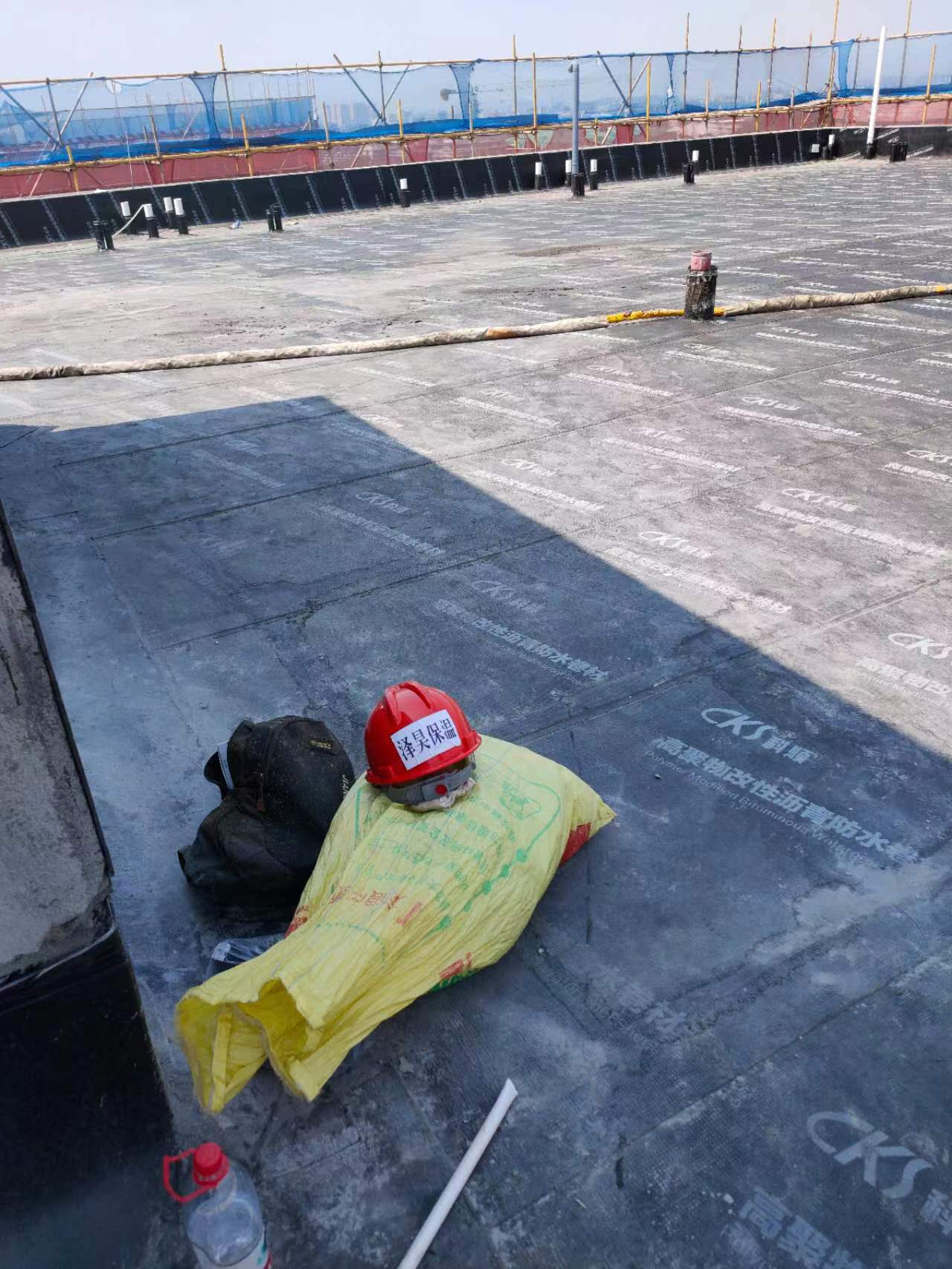 澤昊聚氨酯保溫層噴涂工期短性?xún)r(jià)比高現(xiàn)場(chǎng)施工