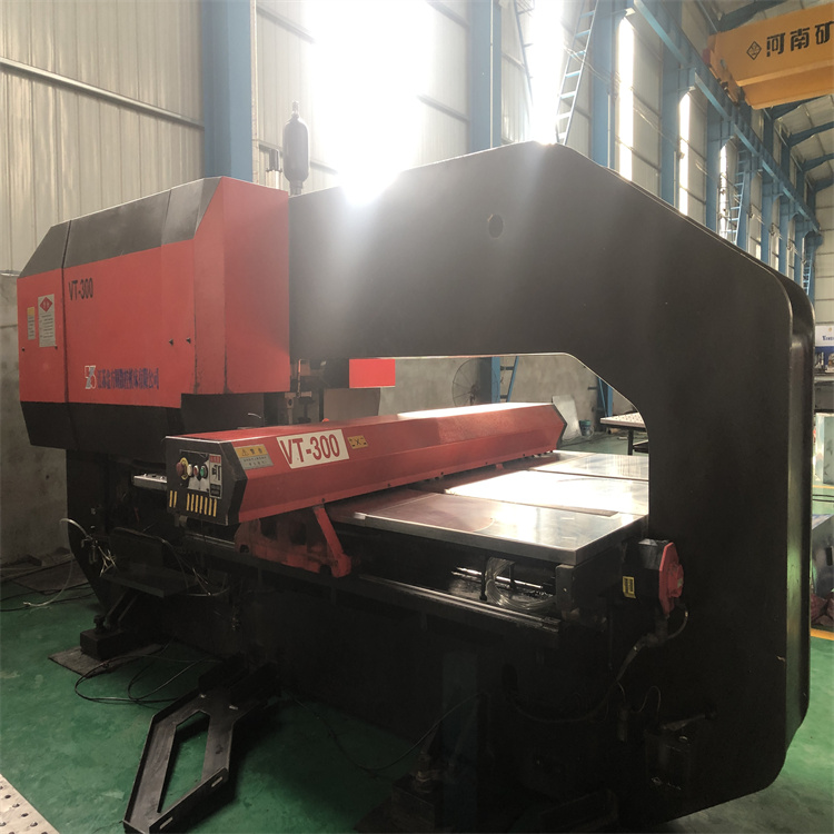 出售二手金方圓數(shù)控轉(zhuǎn)塔沖床VT300,折彎機，剪板機，靜德公司