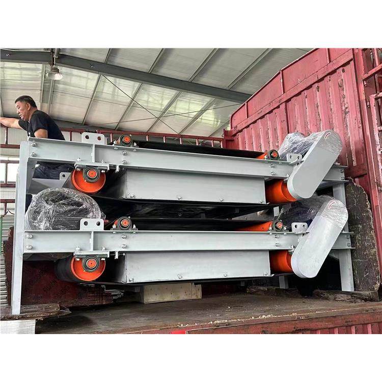 油冷電磁除鐵器透磁度深選鐵設備可連續(xù)不易退磁