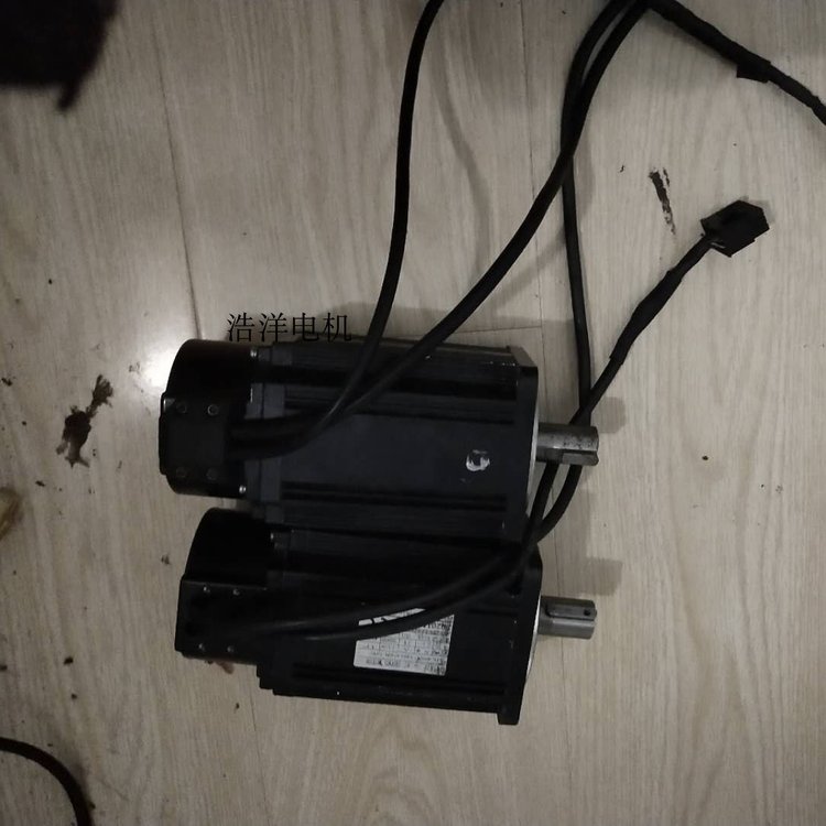 拆機二手信捷伺服馬達現(xiàn)貨MS-80ST-M02430B-20P7議價