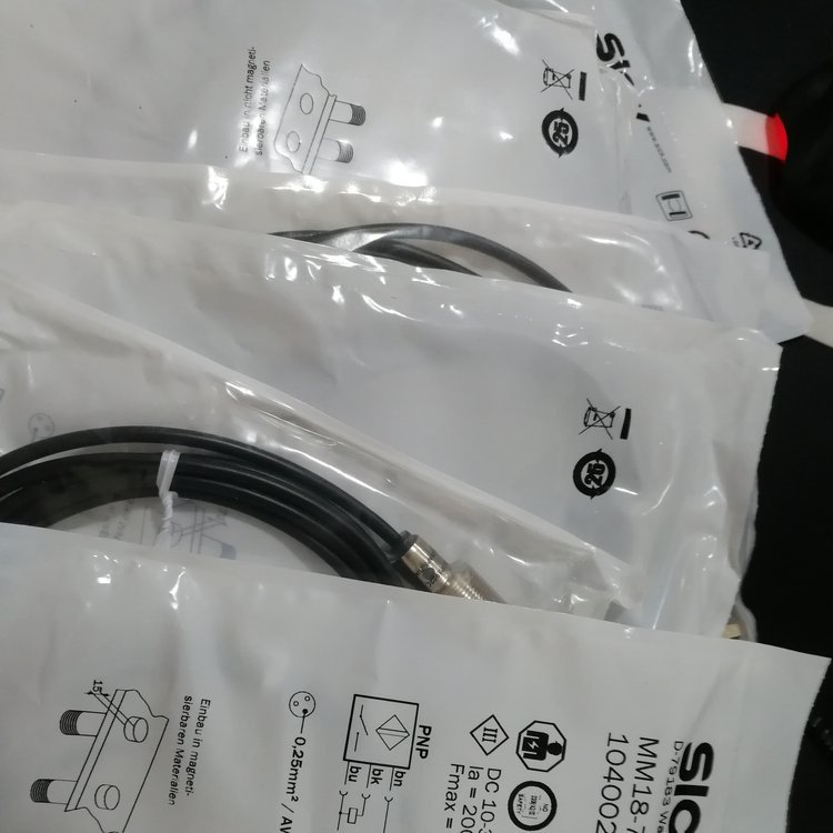 德國(guó)賀德克EDS3348-5-0010-000-F1壓力傳感器全新原裝正品現(xiàn)貨