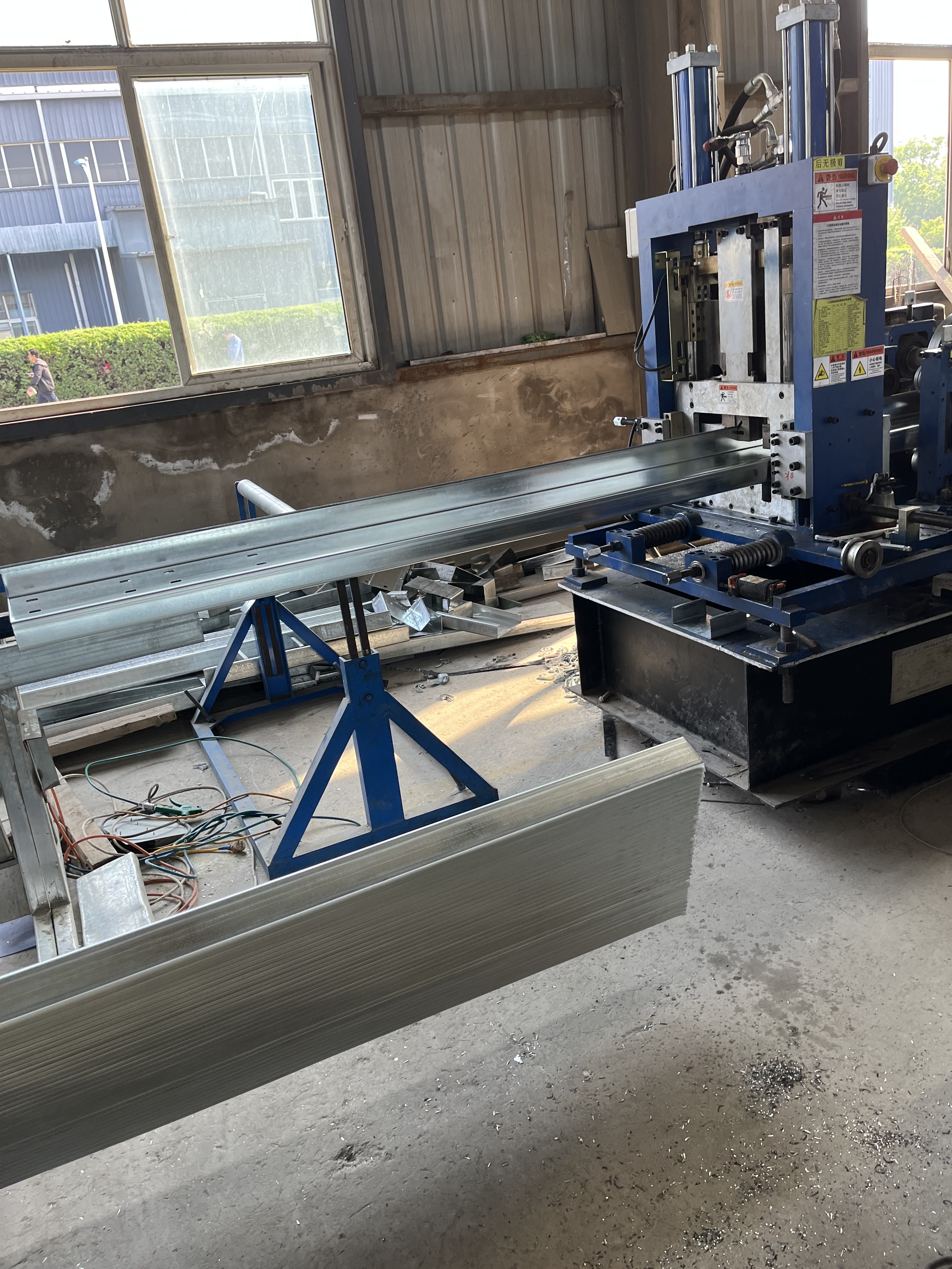 檁條加工廠Z240*70*20*3.5材質(zhì)Q345B鍍鋅275克470屋面板