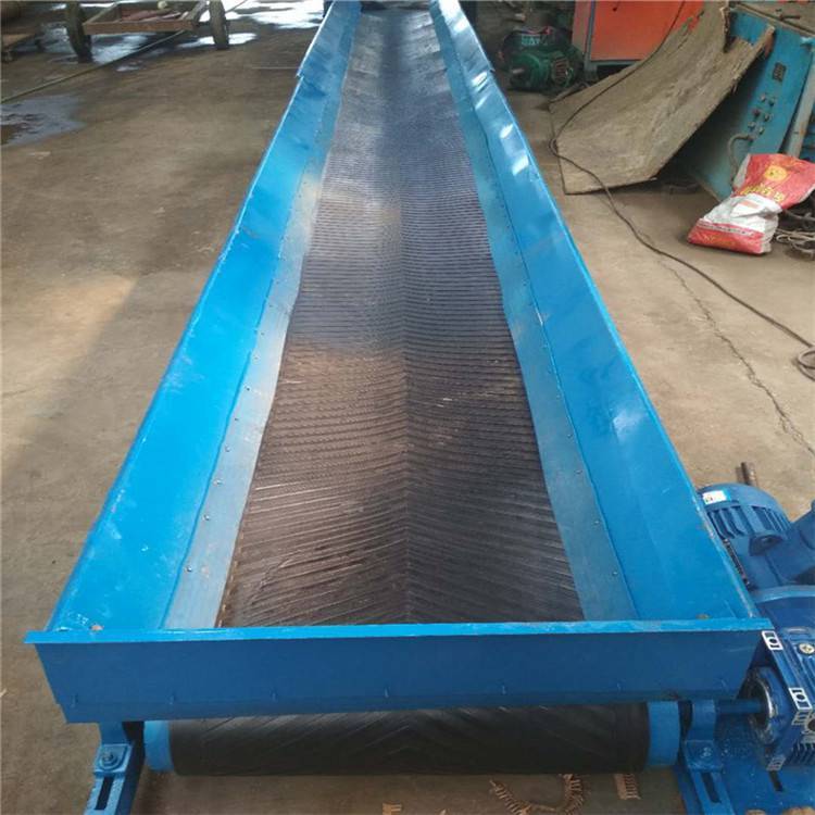 加擋邊黃土裝車(chē)輸送機(jī)爬坡式沙子上料用傳送機(jī)LJ3