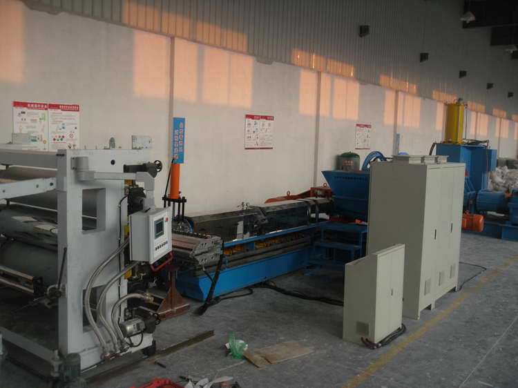 EVA片材擠出機(jī)，EVA汽車內(nèi)飾片材擠出機(jī)，EVA汽車隔音墊片材擠出機(jī)