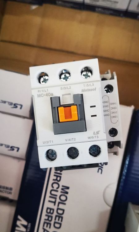LS韓國(guó)產(chǎn)電直流線(xiàn)圈接觸器式中間繼電器GMD-9MR-4DC220V