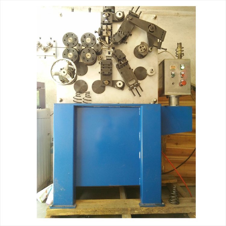 生產(chǎn)螺旋筋的機(jī)器，加工液壓螺旋筋成型機(jī)，大型數(shù)控螺旋筋彈簧機(jī)