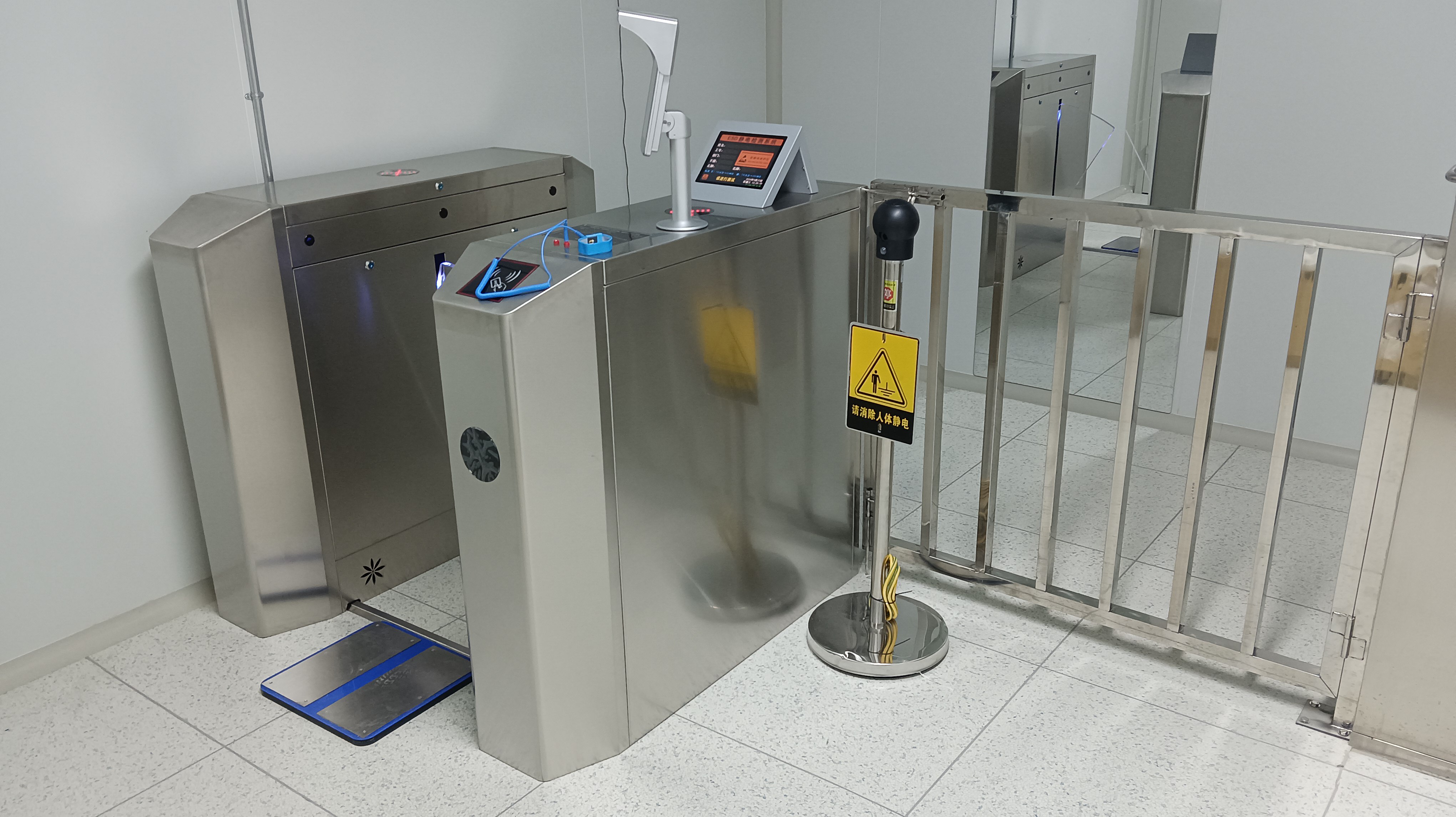 線路板車間防靜電閘機凈化車間除靜電系統(tǒng)電路板工廠ESD門禁