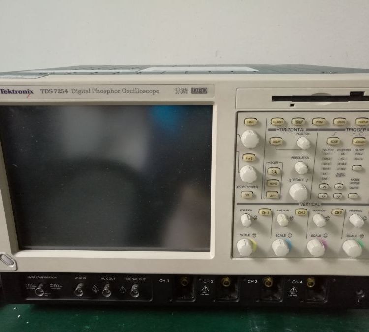 二手TektronixTDS7704B示波器